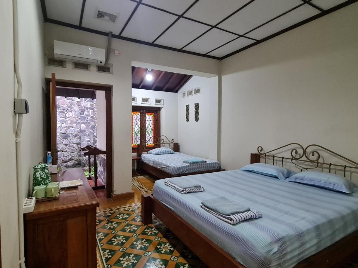 Omah Pitoe Yogya Homestay Yogyakarta Exterior photo