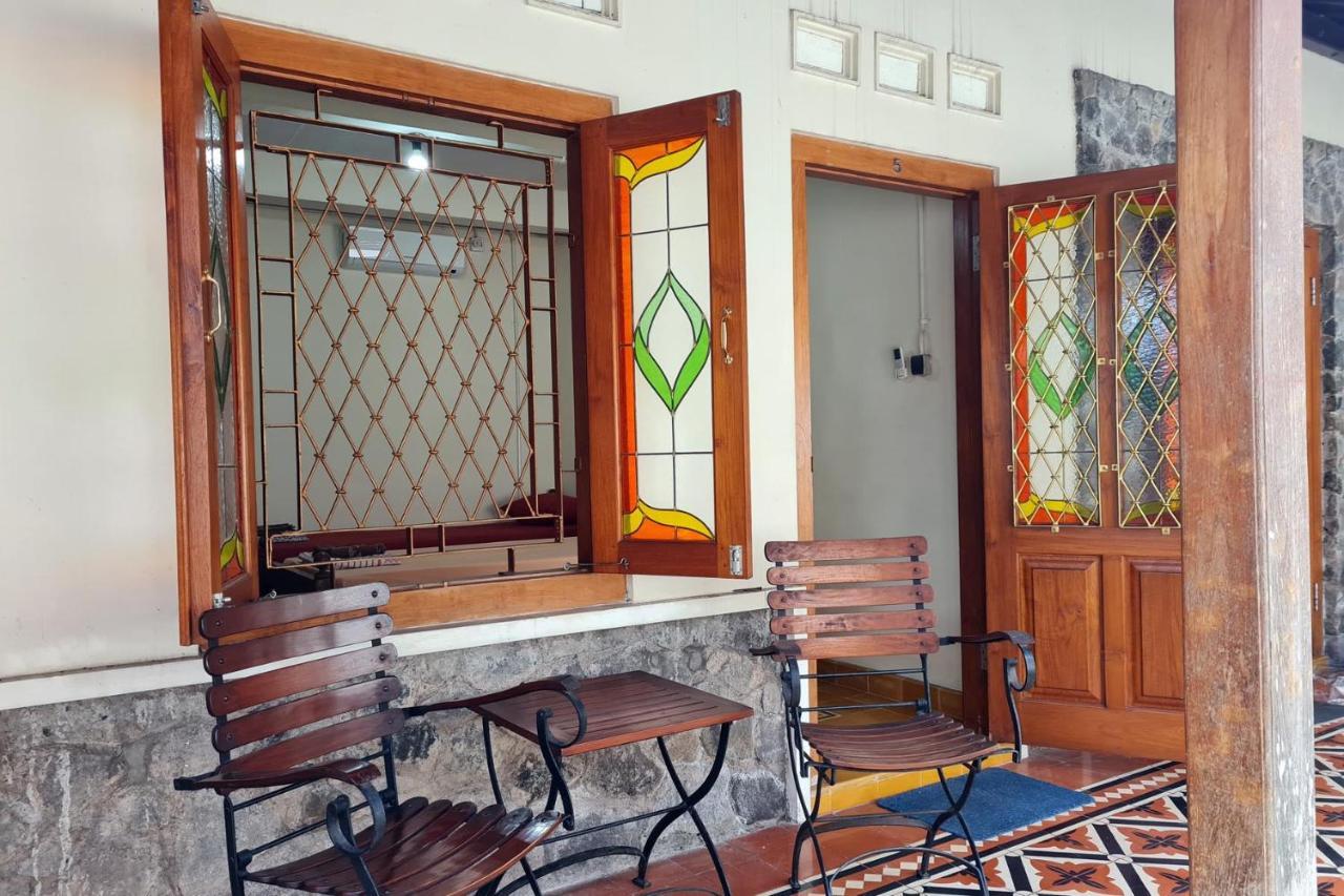 Omah Pitoe Yogya Homestay Yogyakarta Exterior photo