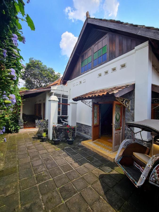 Omah Pitoe Yogya Homestay Yogyakarta Exterior photo