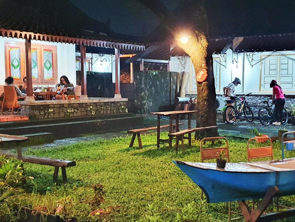Omah Pitoe Yogya Homestay Yogyakarta Exterior photo
