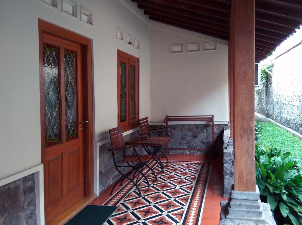 Omah Pitoe Yogya Homestay Yogyakarta Exterior photo