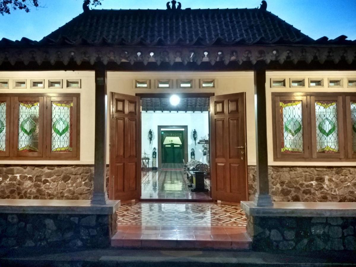 Omah Pitoe Yogya Homestay Yogyakarta Exterior photo